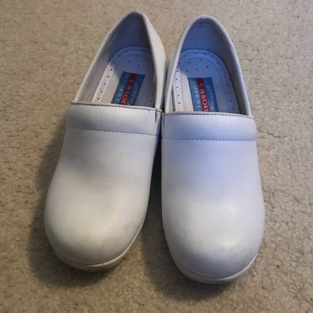 White Cherokee nursing shoes size 7
